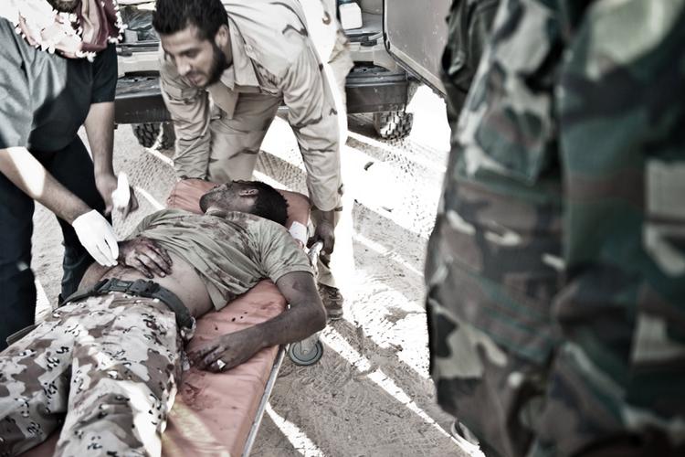 丹麦士兵马克·彼得斯阿富汗战场踩雷重伤，双腿尽毁