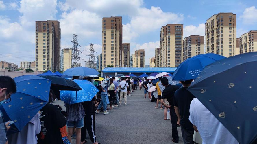 江苏新增本土确诊+11例，南京多地调中风险，离宁及入粤防疫要求